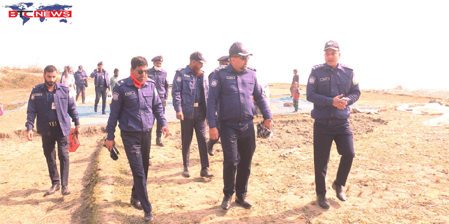 ইসলামপুরে যমুনার দূর্গম চরাঞ্চলের ভোটকেন্দ্র পরিদর্শনে জামালপুর পুলিশ সুপার