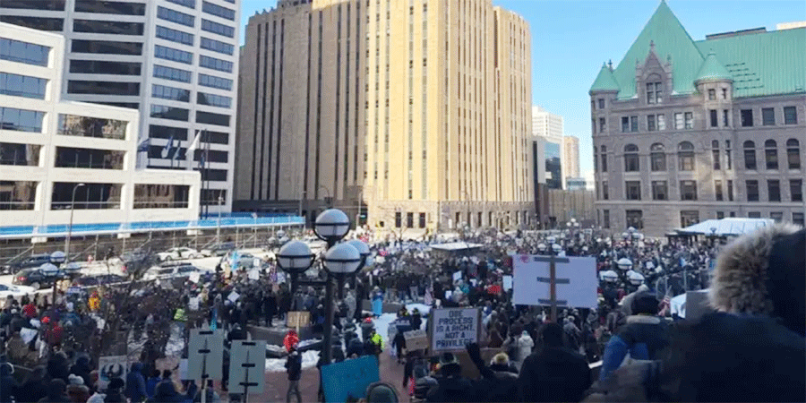 বিক্ষোভে উত্তাল যুক্তরাষ্ট্রের মিনেসোটা, এজেন্টদের সরানোর দাবি গভর্নরের