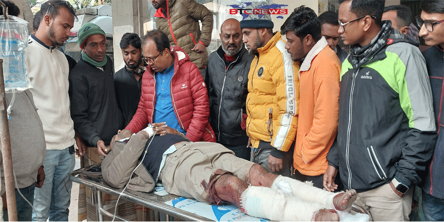 নাটোরের সিংড়ায় বিএনপি নেতার দুই পা কুপিয়ে জখম করেছে নিজ দলের কর্মীরা