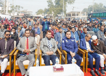 নির্বাচন ও গণভোটের বার্তা নিয়ে গাইবান্ধায় ভোটের গাড়ি কার্যক্রমের উদ্বোধন করেন জেলা প্রশাসক 