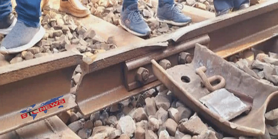 রেললাইন ভাঙার কারণে ৪০ মিনিট দেরিতে ছাড়লো সিল্কসিটি এক্সপ্রেস