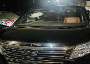 চট্টগ্রাম-১৪ আসনে বিএনপি প্রার্থীর নির্বাচন পরিচালনা কমিটির প্রধান সমন্বয়কের গাড়িতে হামলার অভিযোগ