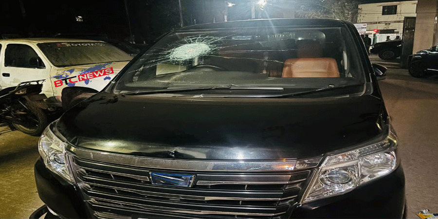 চট্টগ্রাম-১৪ আসনে বিএনপি প্রার্থীর নির্বাচন পরিচালনা কমিটির প্রধান সমন্বয়কের গাড়িতে হামলার অভিযোগ