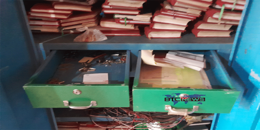 বকশীগঞ্জে রাতের আঁধারে ইটভাটায় ৫ লাখ টাকা চুরি, কাগজপত্র তছনছ!