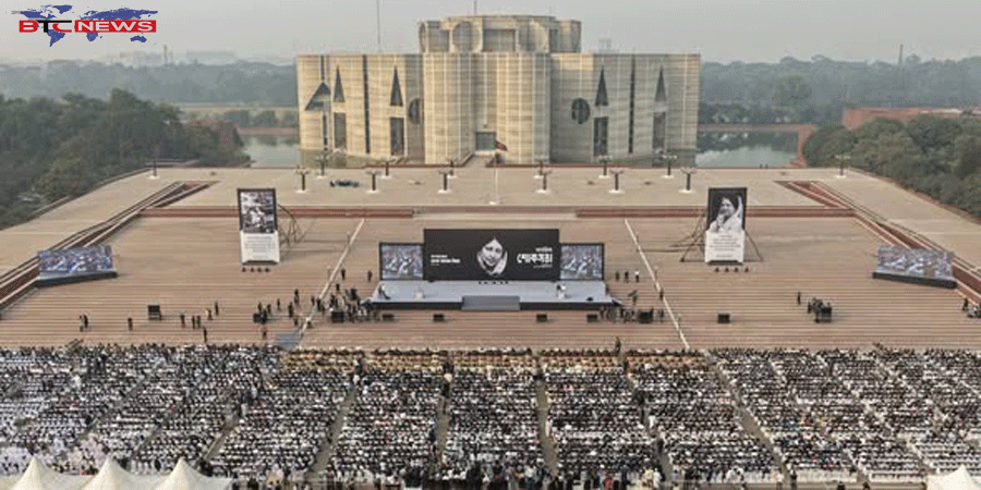 খালেদা জিয়ার স্মরণে নাগরিক শোকসভা: সপরিবারে এলেন তারেক রহমান