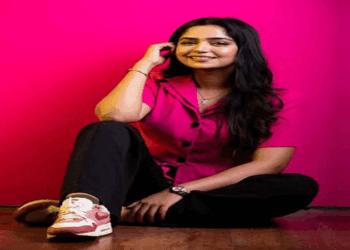 আপনাদের কিছু না কিছু বলতেই হবে : হিমি