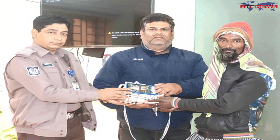 রিকশাচালকের সততা ও আরএমপির দ্রুততায় হারানো মোবাইল, নগদ অর্থ ও ব্যাগ ফিরে পেলেন প্রকৃত মালিক