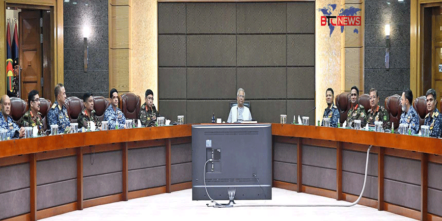 নির্বাচনে সশস্ত্র বাহিনীকে নিরপেক্ষতা ও পেশাদারিত্ব বজায় রাখার নির্দেশ প্রধান উপদেষ্টার