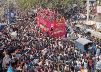 বিপিএল ট্রফি নিয়ে রাজশাহীতে ওয়ারিয়র্সের বিজয় মিছিল, উৎসবের নগরী