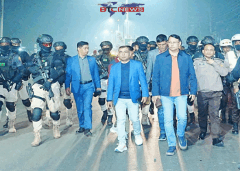 নগরীর নিরাপত্তা তদারকিতে রাতে বিভিন্ন এলাকা পরিদর্শন করলেন আরএমপি পুলিশ কমিশনার