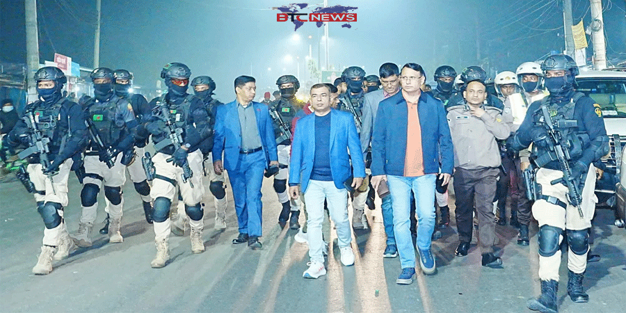 নগরীর নিরাপত্তা তদারকিতে রাতে বিভিন্ন এলাকা পরিদর্শন করলেন আরএমপি পুলিশ কমিশনার