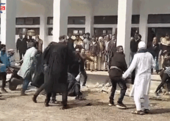 নাটোর আদালত প্রাঙ্গণে বাদী ও বিবাদীর সংঘর্ষ: আটক ৩