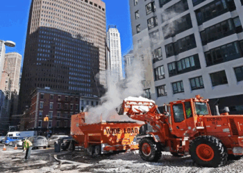 তুষার গলাতে ‘হট টাব’ নামাল নিউইয়র্ক