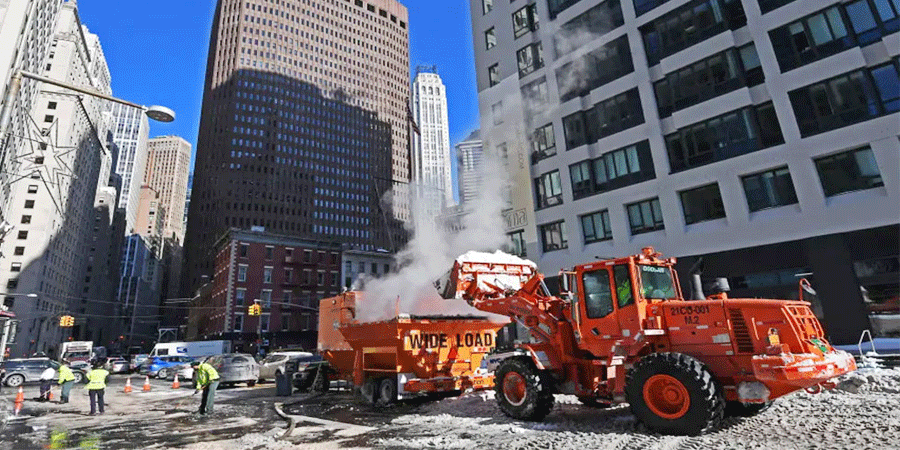 তুষার গলাতে ‘হট টাব’ নামাল নিউইয়র্ক