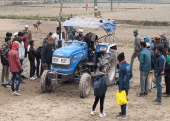 কিশোরগঞ্জে ট্রাক্টরের লাঙ্গলের ফলায় পেঁচিয়ে প্রাণ গেল যুবকের