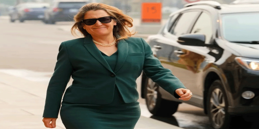 কানাডার এমপি পদ থেকে পদত্যাগ করলেন ক্রিস্টিয়া ফ্রিল্যান্ড