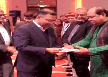 সাংবাদিকদের সঙ্গে তারেক রহমানের শুভেচ্ছা বিনিময়