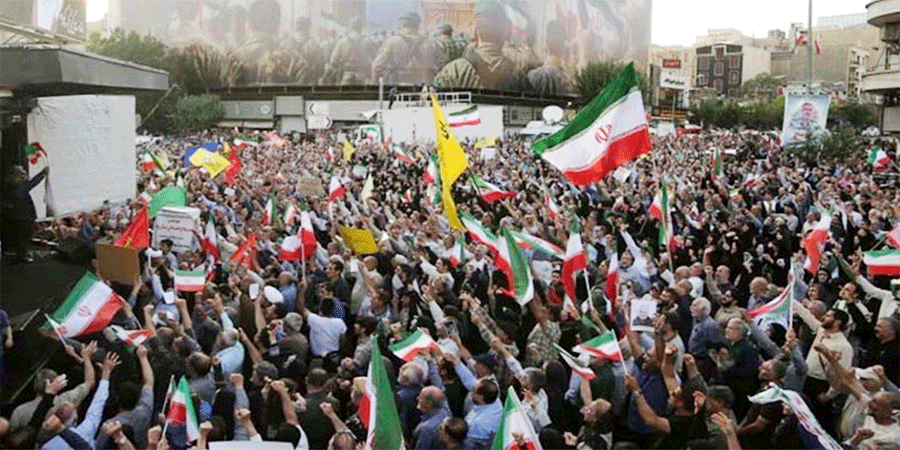 এবার ইরানের রাস্তায় জেন-জিরা, সরকার কি পারবে সামলাতে