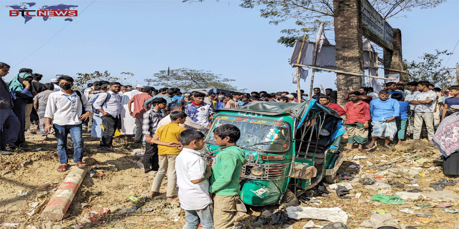 মিরসরাইয়ে দাঁড়িয়ে থাকা সিএনজিতে ট্রাকের ধাক্কা, শিক্ষার্থীসহ নিহত-২, আহত-৩