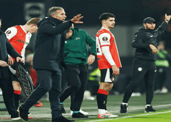 ডাগআউটে দুই বাবা, মাঠে তাঁদের ছেলেরা