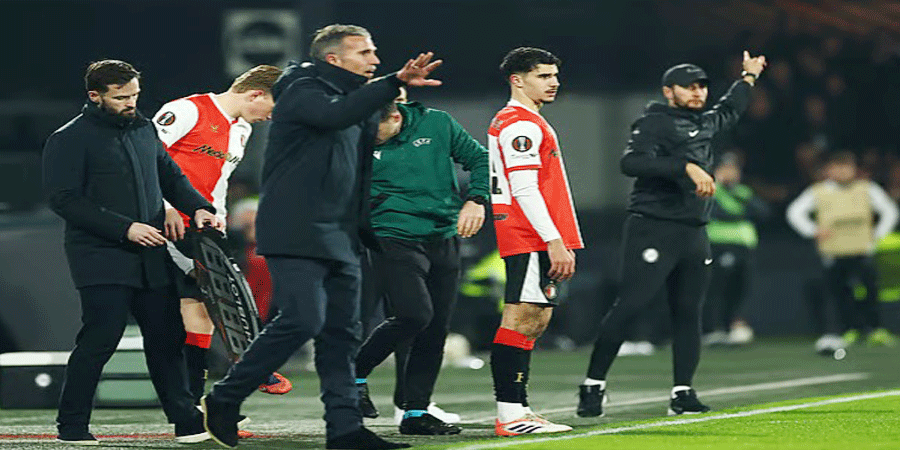 ডাগআউটে দুই বাবা, মাঠে তাঁদের ছেলেরা