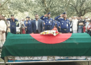 চাঁপাইনবাবগঞ্জে রাষ্ট্রীয় মর্যাদায় বীরমুক্তিযোদ্ধার মরদেহ দাফন