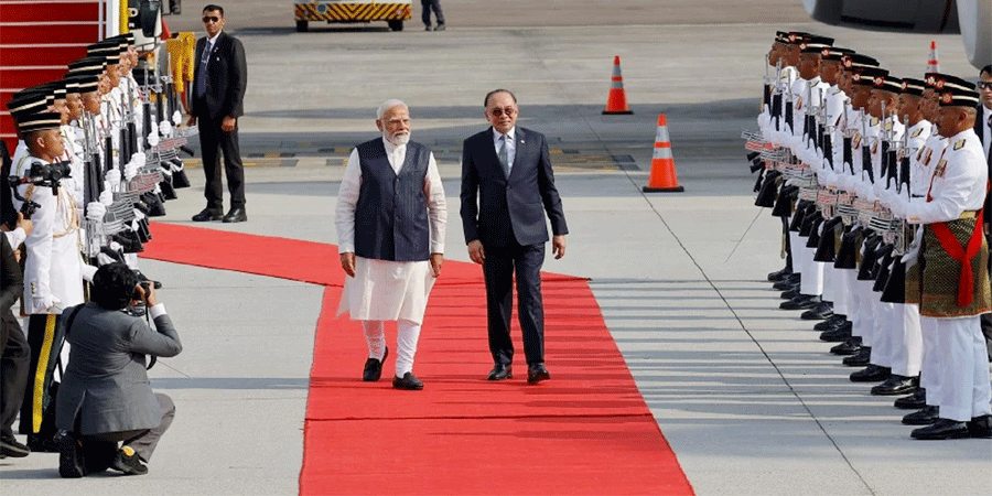 দুই দিনের সফরে মালয়েশিয়ায় ভারতের প্রধানমন্ত্রী নরেন্দ্র মোদি