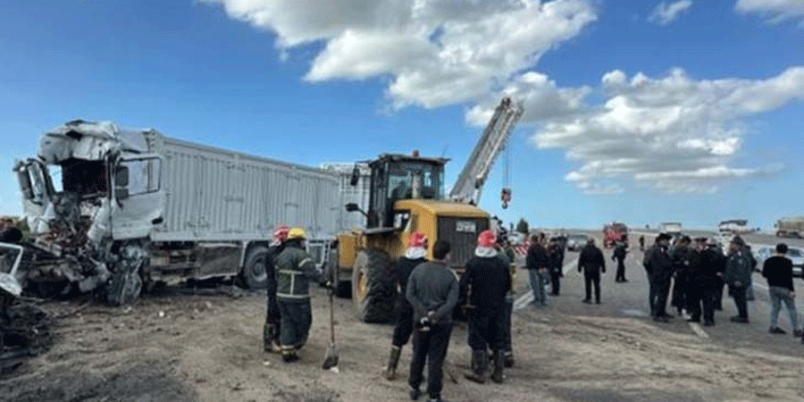 মিসরে ট্রাক-পিকআপের ভয়াবহ সংঘর্ষ, নিহত-১৮