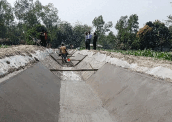 T3S4T ক্যানেলের কাজের গুণগত মান উন্নয়নে তদারকি করেন ডালিয়া পানি উন্নয়ন বোর্ডের উপ – সহকারী প্রকৌশলী রাশিদুল ইসলাম