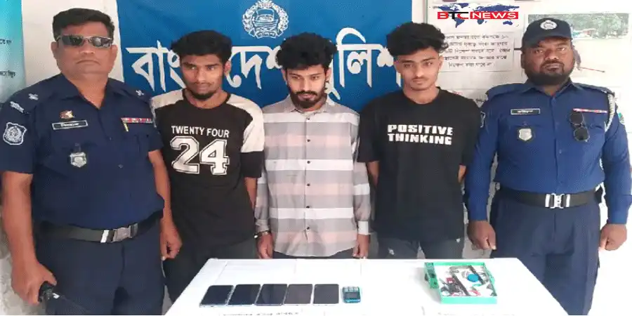 রাজশাহীতে সুন্দরী নারীদের ছবি দিয়ে ফেসবুকে প্রতারণা, তিন হ্যাকার গ্রেপ্তার