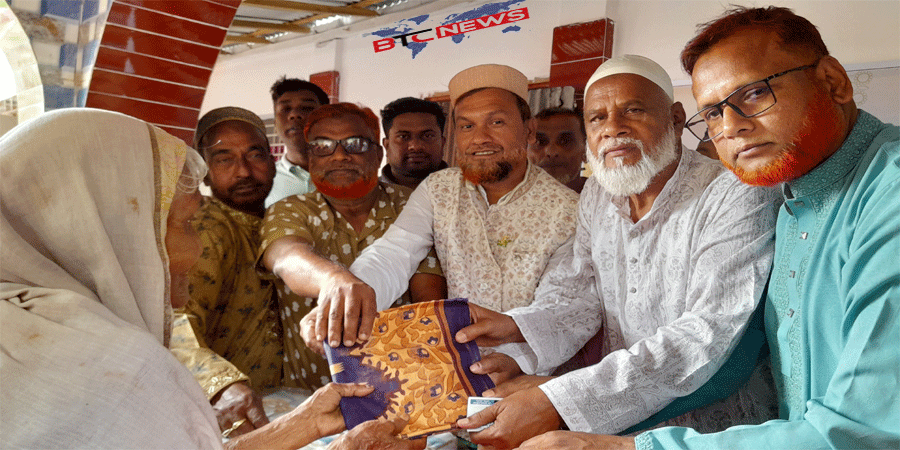 বকশীগঞ্জে ২ হাজার অসহায় ব্যক্তির মাঝে সম্ভাব্য চেয়ারম্যান প্রার্থী মুরাদের শাড়ি লুঙ্গী বিতরণ
