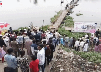 দেওয়ানগঞ্জে ব্রিজ ভেঙে নদীতে পড়ে ৪ শিশুর মৃত্যু, নিখোঁজ-১