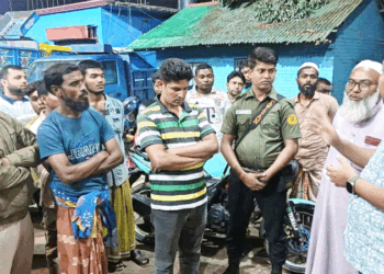 সিংড়ায় অবৈধ তেল বিক্রি লরির ম্যানেজারকে জরিমানা