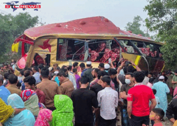 কুমিল্লায় বাস-ট্রেন সংঘর্ষের ঘটনায় নিহত দুই বোনসহ ১২ জনের পরিচয় মিলেছে