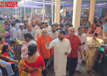 শ্রী রামচন্দ্রের জন্মোৎসব উপলক্ষে পূজায় আগত ভক্তদের সঙ্গে সৌজন্য সাক্ষাৎ ও শুভেচ্ছা বিনিময়ে রাসিক প্রশাসক