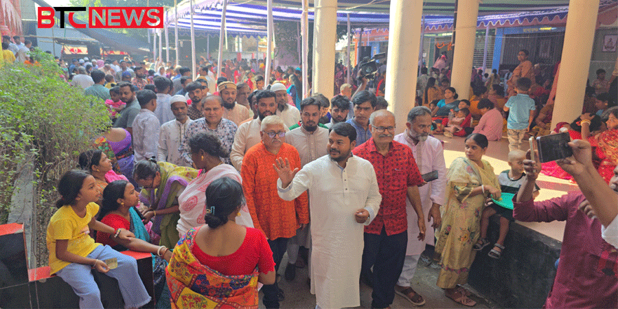 শ্রী রামচন্দ্রের জন্মোৎসব উপলক্ষে পূজায় আগত ভক্তদের সঙ্গে সৌজন্য সাক্ষাৎ ও শুভেচ্ছা বিনিময়ে রাসিক প্রশাসক