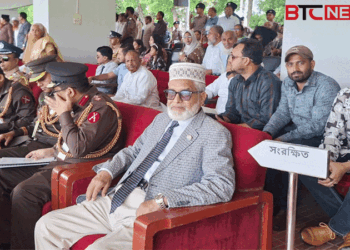 ৪৩তম বিসিএস পুলিশ ব্যাচের প্রশিক্ষণ সমাপনী কুচকাওয়াজে অংশ নেন রাজশাহী জেলা পরিষদের প্রশাসক