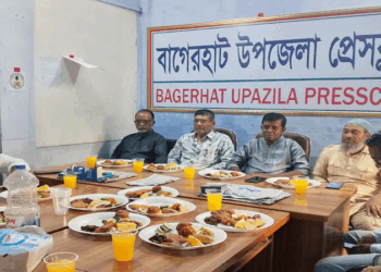 বাগেরহাট উপজেলা প্রেসক্লাবের পক্ষ থেকে চিকিৎসাধীন সাংবাদিক মাসুম এর সুস্থতা কামনায় দোয়া ইফতার মাহফিল