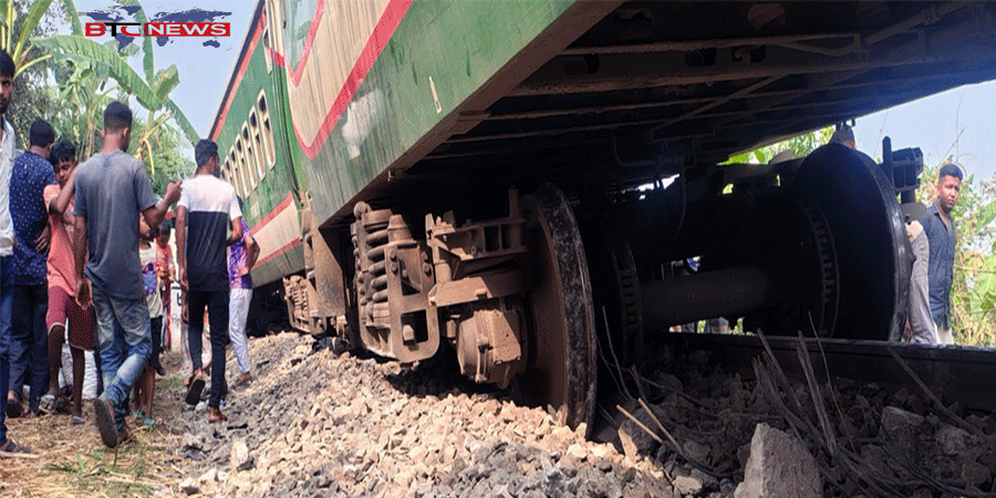 সান্তাহার জংশনের অদুরে নীলসাগর এক্সপ্রেস ট্রেনের ৯ বগি লাইনচ্যুত দেড় শতাধিক আহত
