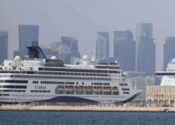 পারস্য উপসাগরে যাত্রীবাহী জাহাজে হামলা করেছে ইসরায়েল-যুক্তরাষ্ট্র, দাবি ইরানের