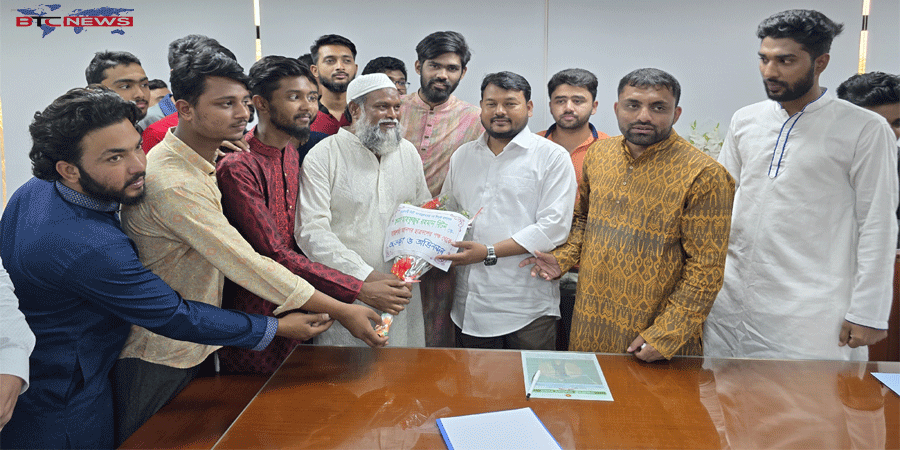 ফুলেল শুভেচ্ছায় সিক্ত নবনিযুক্ত রাসিক প্রশাসক