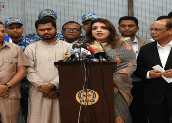 বিশেষ ফ্লাইটে ইরান থেকে দেশে ফিরলেন ১৮৬ বাংলাদেশি