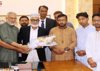 রাজশাহীতে জেলা পরিষদ প্রশাসককে যুব অধিকার পরিষদের ফুলেল শুভেচ্ছা