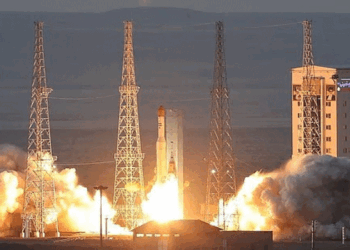 ৪০০০ কিমি দূরের মার্কিন ঘাঁটি নিশানা করে ইরানের ক্ষেপণাস্ত্র নিক্ষেপ