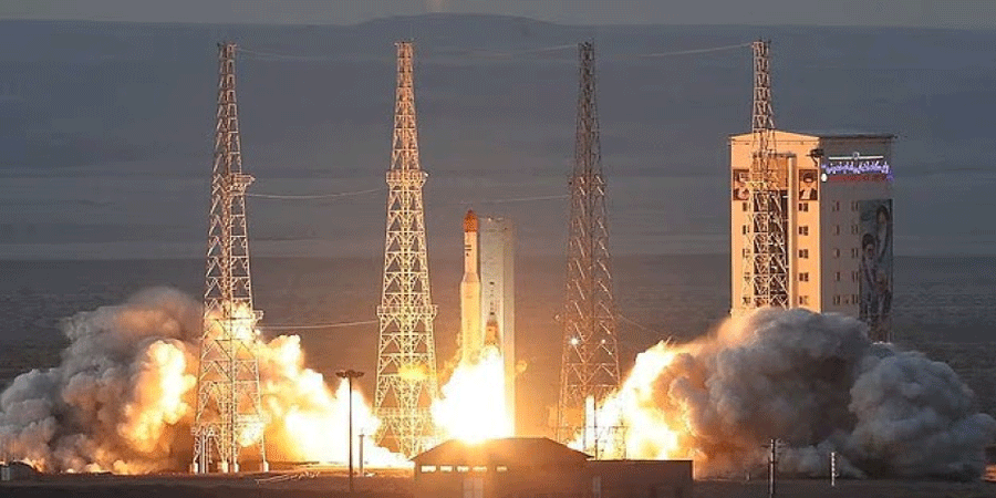 ৪০০০ কিমি দূরের মার্কিন ঘাঁটি নিশানা করে ইরানের ক্ষেপণাস্ত্র নিক্ষেপ