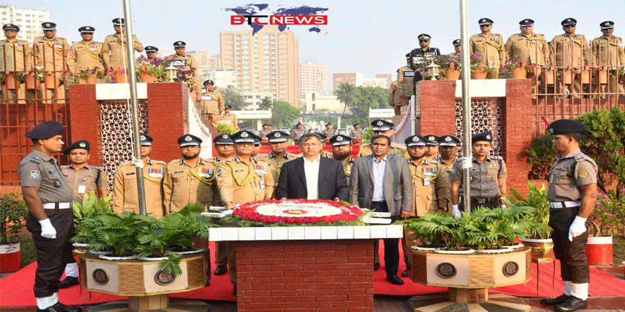 মহান স্বাধীনতা দিবসে শহীদ পুলিশ সদস্যদের প্রতি স্বরাষ্ট্রমন্ত্রী-আইজিপি’র শ্রদ্ধা