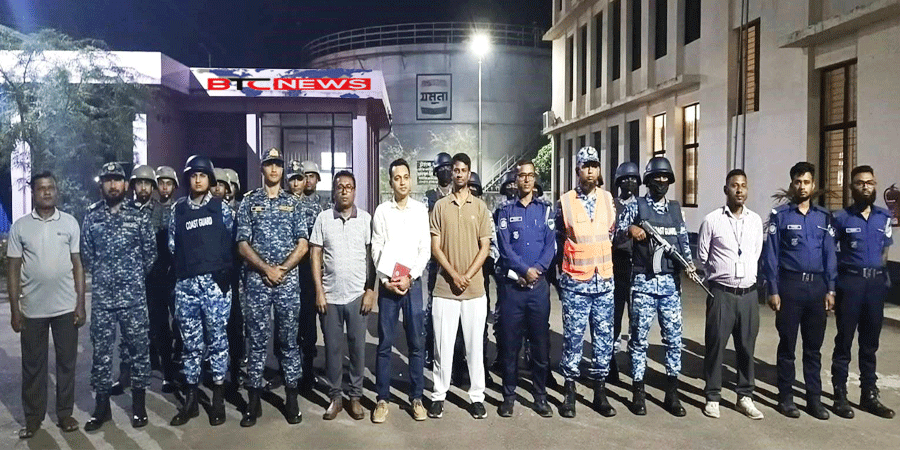 মোংলায় জ্বালানি তেলের অবৈধ মজুদের বিরুদ্ধে যৌথ অভিযান