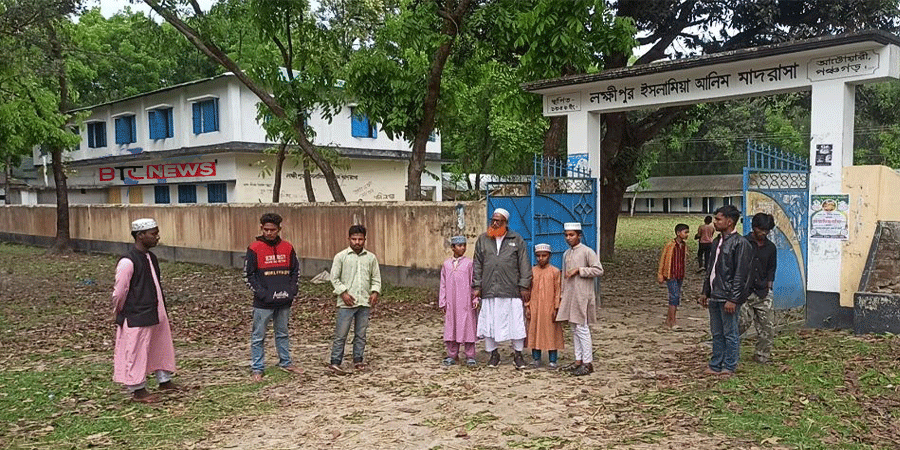 পঞ্চগড়ে অধ্যক্ষকে যোগদানে বাধা, বিএনপি নেতাকর্মীদের লাঠিপেটায় আহত-৬