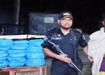 ৬৪ কেজি গাজাসহ বহনকারী গ্রেফতার পিকআপ জব্দ