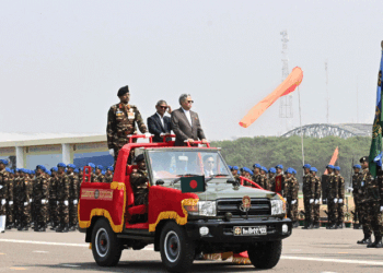 দেড় যুগ পর বর্ণাঢ্য কুচকাওয়াজে স্বাধীনতা দিবস উদযাপন